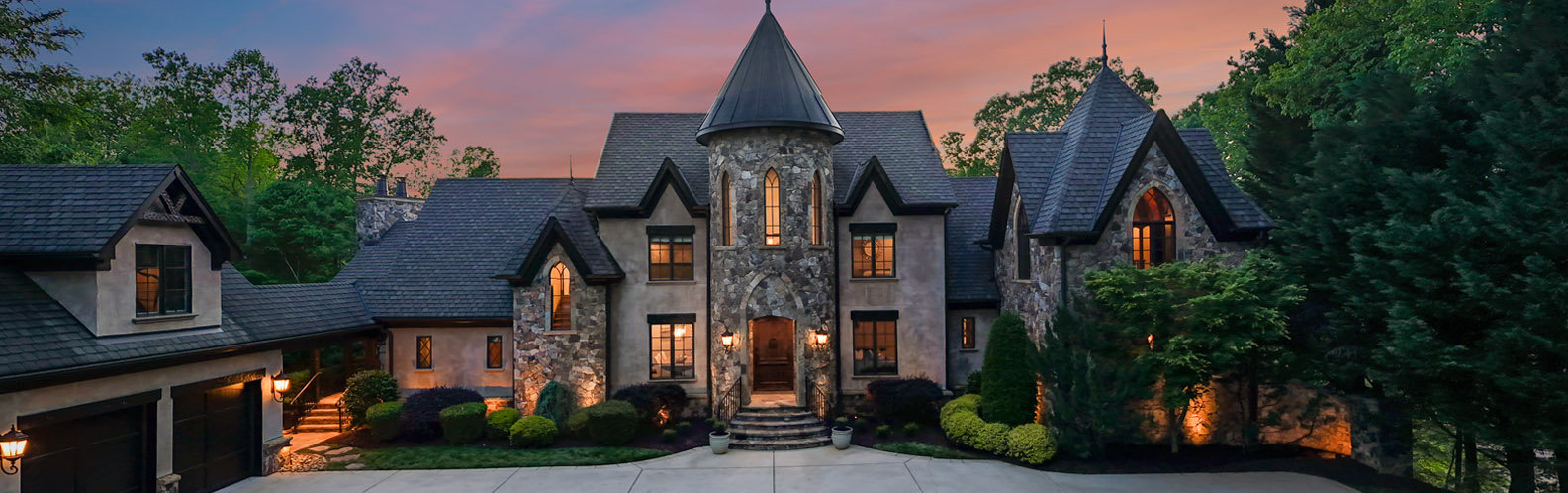 WATERFRONT EUROPEAN MANOR Moorseville,  NC